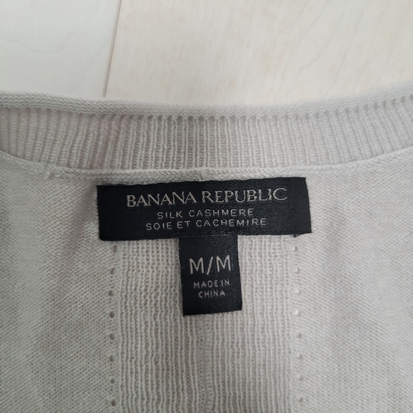Banana Republic Silk Cashmere Sweater - Picture 4 of 5